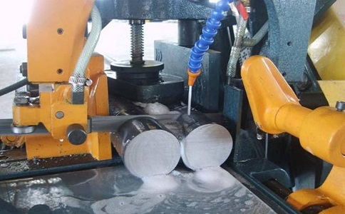 白茅湖农场卧式带锯床的送料方式有哪几种？